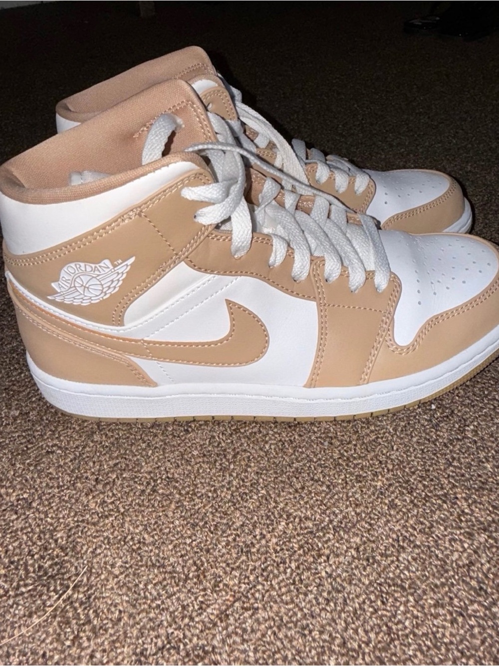 Air Jordan 1 Mid Tan Gum